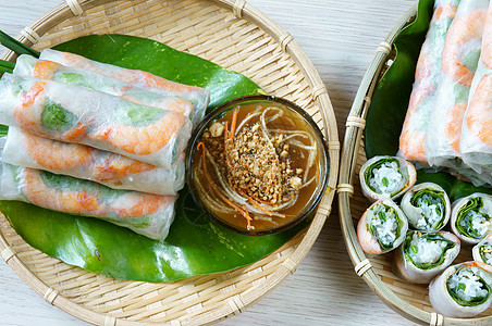 越南菜 果瓜 沙拉卷零食蔬菜花生减肥猪肉食品沙拉盘子食物竹子图片