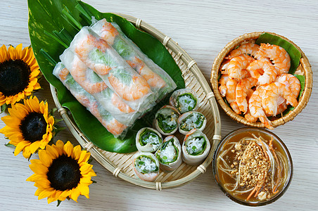 越南菜 果瓜 沙拉卷盘子猪肉沙拉春卷花生食品课程食物蔬菜竹子图片