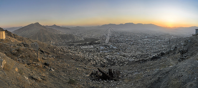 喀布尔沙漠首都日落水平太阳景观全景风景干旱城市高清图片