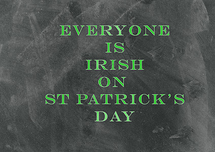 爱尔兰人圣帕特里克日海报黑板插图假期粉笔绿色卡片三叶草庆典背景