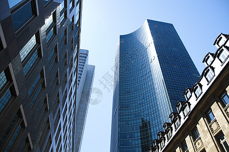 现代城市背景 亮丽多彩的基调概念景观办公室商业建筑学窗户建筑市中心地面房地产摩天大楼图片