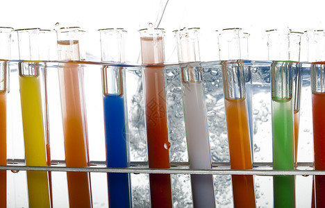 水中的实验室玻璃器 明亮的现代化学概念原子研究玻璃仪器化学家器皿生物瓶子药店技术图片