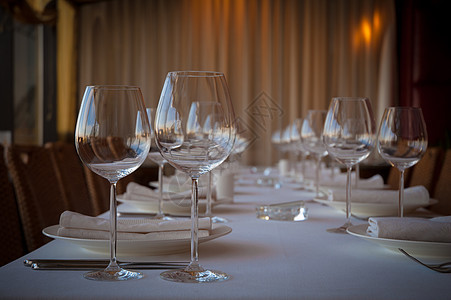 餐馆服务阳台厨房奢华木头盘子桌子美食午餐玻璃图片