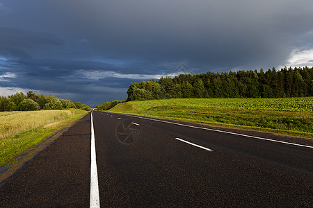 高速公路闪电街道沥青气旋风景阳光天空戏剧性天气环境图片
