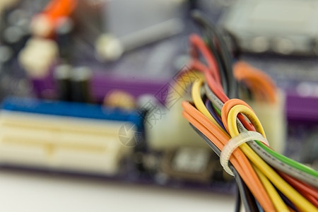 连接计算机主机架的电缆维修电脑硬件互联网母板电气半导体处理器电子电路图片