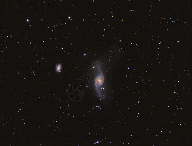 NGC 3718银河系统图片