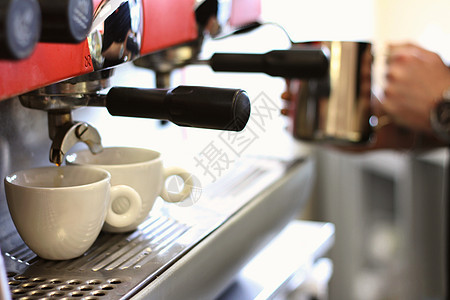 煮新鲜咖啡休闲咖啡店泡沫咖啡师时间杯子时光咖啡机机器热饮背景图片