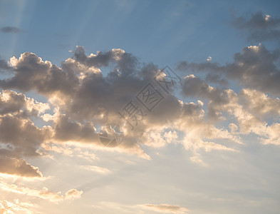 震撼背景日落的天空和云彩天堂天际天气阳光晴天云景太阳美丽海景蓝色背景