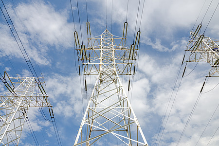 高压电压输电线路蓝天依赖钢结构电网活力两极电缆点火线车站输电塔图片