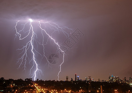 城市天线上的闪电暴雨电气收费天际雷雨气候戏剧性天气罢工释放图片