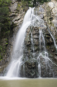 山岩石瀑瀑图片