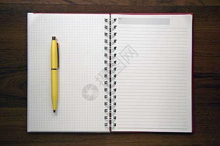 木制书桌笔记本笔记空白桌子办公室软垫商业螺旋日记教育木头图片