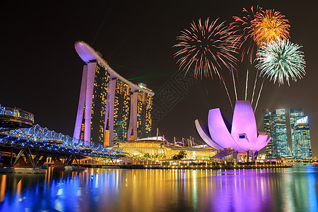 晚上的天空玛里纳湾上空的烟花背景