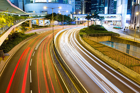 夜间在香港的交通天空天际日落中心房子街道建筑市中心城市商业图片