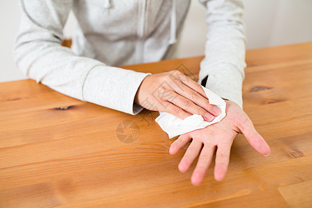 妇女手头上有超血性病症身体窗户手掌房子女孩组织手指疾病女性桌子图片