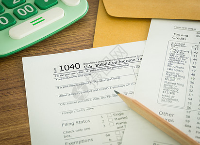 税务表单窗体数据床单所得税键盘信用工作法律退税办公室计算图片