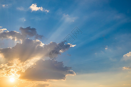 太阳光天堂太阳辉光光束天空橙子臭氧天气日落蓝色图片