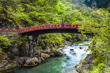 红圣桥新京在教科文组织日本Nikko网站旅游地标寺庙山脉游客风景日光城市神社爬坡图片