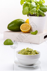 鳄梨酱和配料美食硬皮绿色午餐厨房蔬菜餐厅辣椒柠檬国际图片