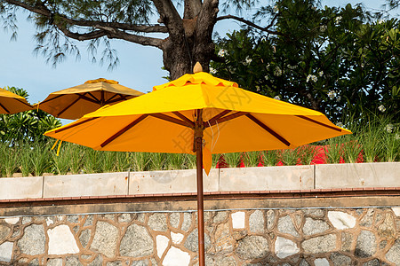 华欣泰国令人惊艳的热带海滩上的椅子和伞椅海洋天空奢华天堂海岸线假期太阳支撑情调甲板图片
