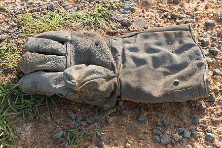旧的老土工作手套工具工业管道扳手维修劳动家庭皮革花园安全图片