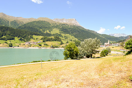 意大利北部雷西亚湖的景象图片