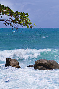 海浪和 se运动力量蓝色海滩天气黑色波浪海岸皮屑风暴图片