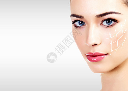 以灰色背景和复制空间为背景的漂亮女人女性女孩嘴唇眼睛温泉诊所药品肤色治疗容貌图片