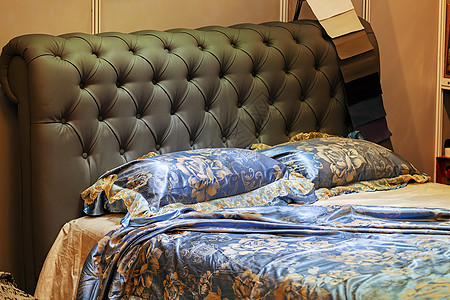 古典家具床软垫座位风格材料房间枕头装饰织物皮革桌子背景图片