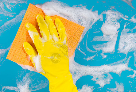 手用抹布打扫地面肥皂洗涤剂主妇女性玻璃家政化学品窗户工作女士图片