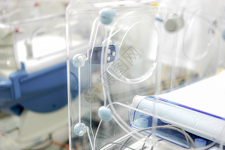 医院孵化器中新生儿婴儿孩子们医疗工具医学育儿安全培育新生保健药品图片