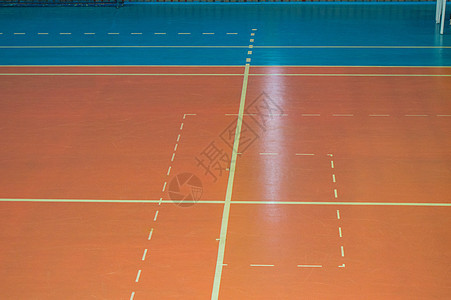 空空体育训练室 在地板上标有标志 以参加比赛房间体育场线条木头操场班级足球生活方式教育篮球图片