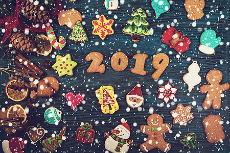 新的2019年姜饼糖果雪花礼物庆典糕点面包师数字假期派对食物图片