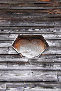 六边形在白川地村一栋房子上的窗口外端图片