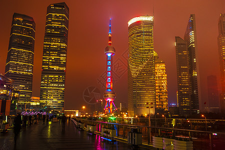 夜光照耀的上海天线图片