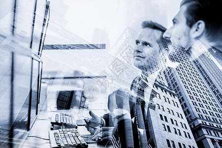 公司业务 金融 股票市场和经济繁荣概念结合 华尔街经纪人和财富经理人与纽约证券交易所的对价交易美元电脑顾问战略投资财务咨询银行家图片