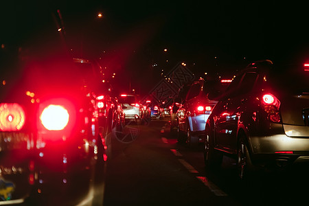 车尾灯在黄昏的路上闪亮旅行街道夜生活高峰市中心车辆速度场景城市时间图片