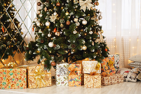 圣诞装饰 圣诞树 礼品 新年花环圣诞松树风格金子锥体背景装饰品活动饰品图片