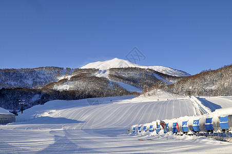日本北海道滑雪闲暇青鸟朋友们粉末乐趣假期力量团体爬坡快乐图片