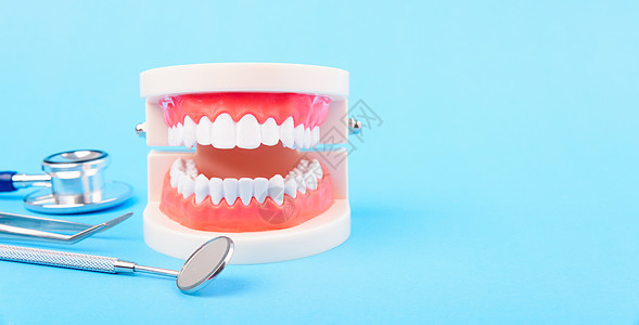 牙科卫生保健概念 白牙和牙医工具 用于治疗乐器牙齿职业牙膏职员矫正喷砂美丽药品图片