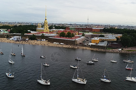 圣彼得堡游艇节 在河内小洞速度自由风帆波浪海浪冲浪竞赛航行奢华导航图片