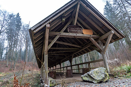 发现了二战的几条老隧道石头矿业堡垒历史性寺庙景点岩石纪念馆旅行避难所图片