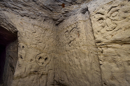发现了二战的几条老隧道探索墙纸历史性洞穴自然保护区废墟岩石寺庙石头娱乐图片