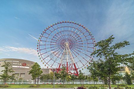 Odaiba多彩高高的车轮假期节日游乐园中心娱乐旅行乘客建筑学休闲纺纱图片