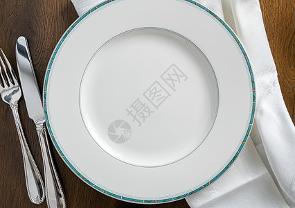 餐具平铺多于白色的高清图片