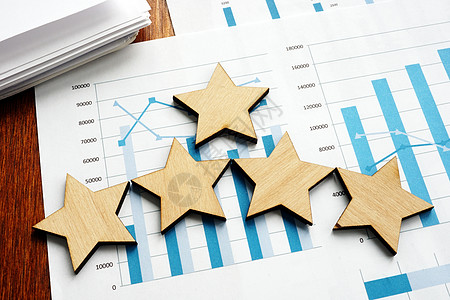 手绘星星商业评估 财务结果和五星级背景