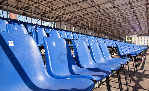 体育场塑料蓝色座位图片