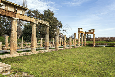 希腊Attica的Brauron考古遗址中的阿耳特弥斯寺建筑学历史时代柱子文化旅游寺庙旅行历史性纪念碑图片
