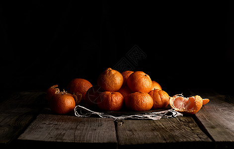一大堆熟橙桔连环无皮的柑橘满文图片