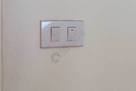 墙上白色电开关板 以控制灯光图片